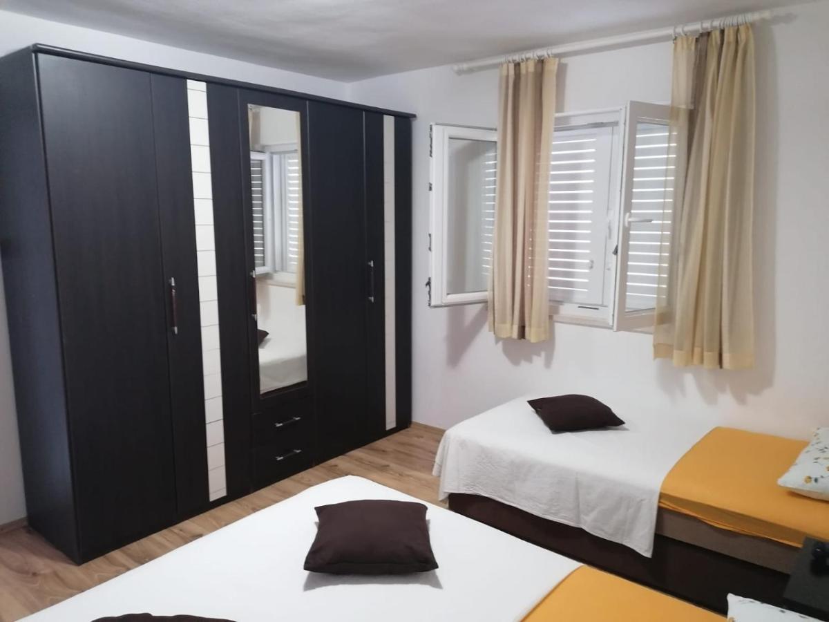 Apartment Slavica Trogir Exteriör bild